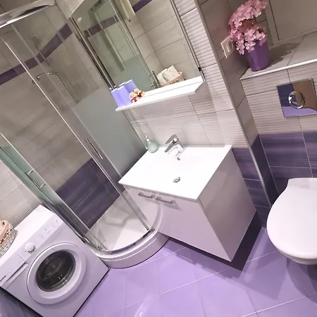 Spacious Apartment -10 Min Walk To Znjan Beach, Split * ספליט