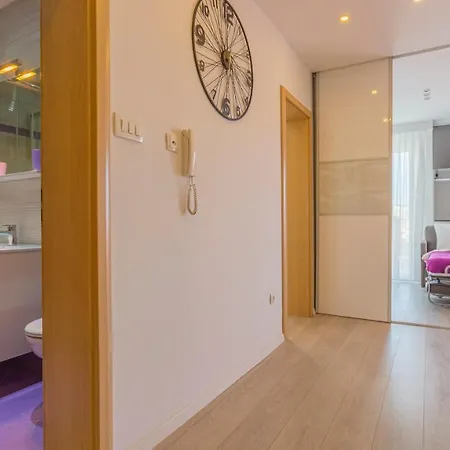 Spacious Apartment -10 Min Walk To Znjan Beach, Split Spalato
