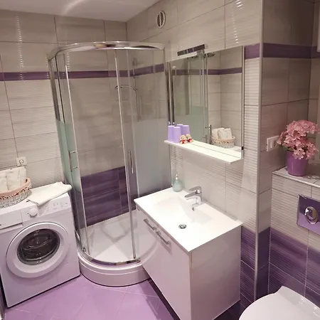 Lavender Apartment Žnjan -10 min walk to Žnjan Beach, Split