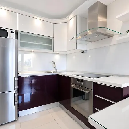 Lavender Znjan -10 Min Walk To Znjan Beach, Apartman *