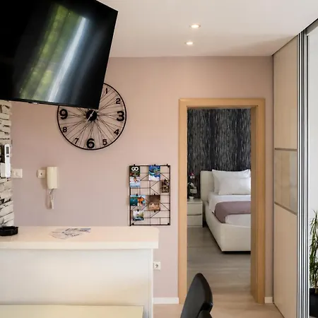 Lavender Znjan -10 Min Walk To Znjan Beach, Apartman Split