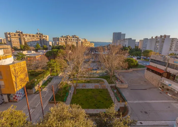 Spacious Apartment -10 Min Walk To Znjan Beach, Split Spalato